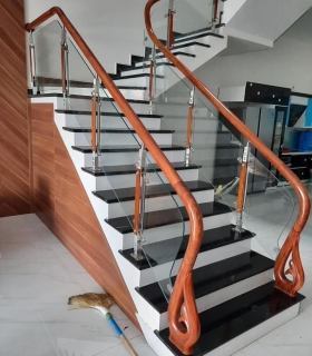 Lan Can Cầu Thang Kính Trụ Lưng