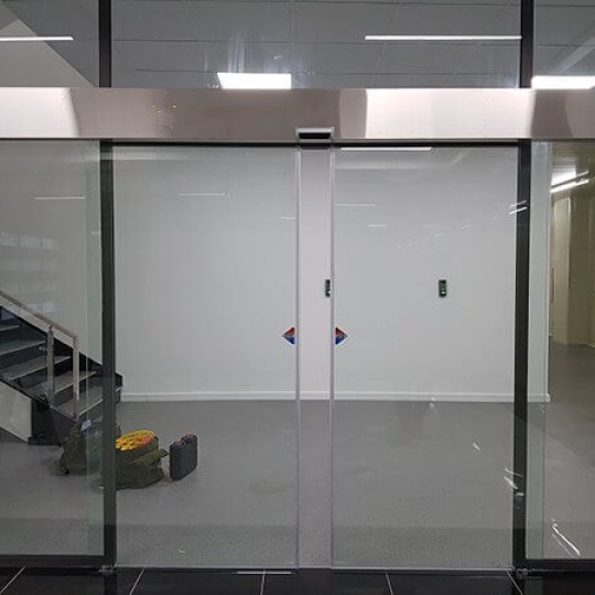 Cửa Kính Cường Lực Trượt Ngang Tự Động